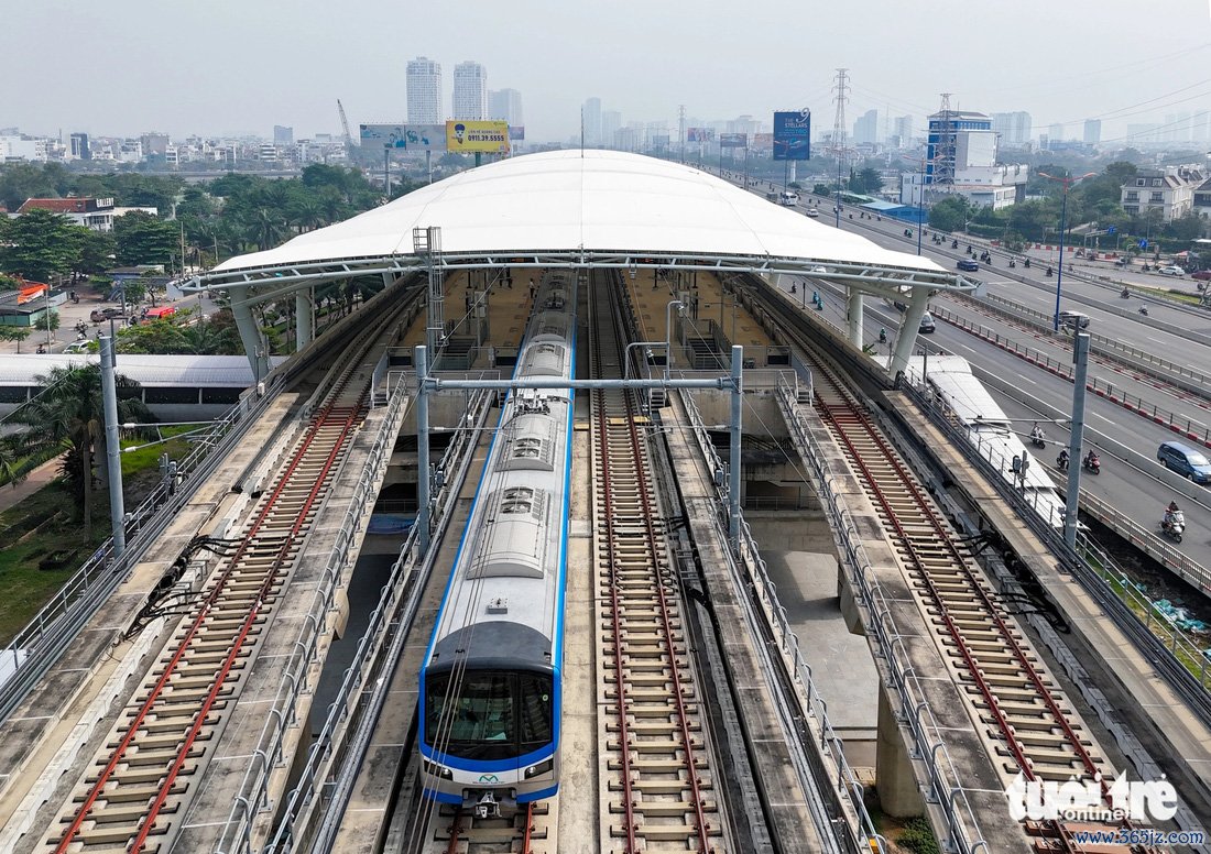 Metro số 1 nhộn nhịp ngày cuối năm， sẽ tăng cả số chuyến và giờ chạy  - Ảnh 12.